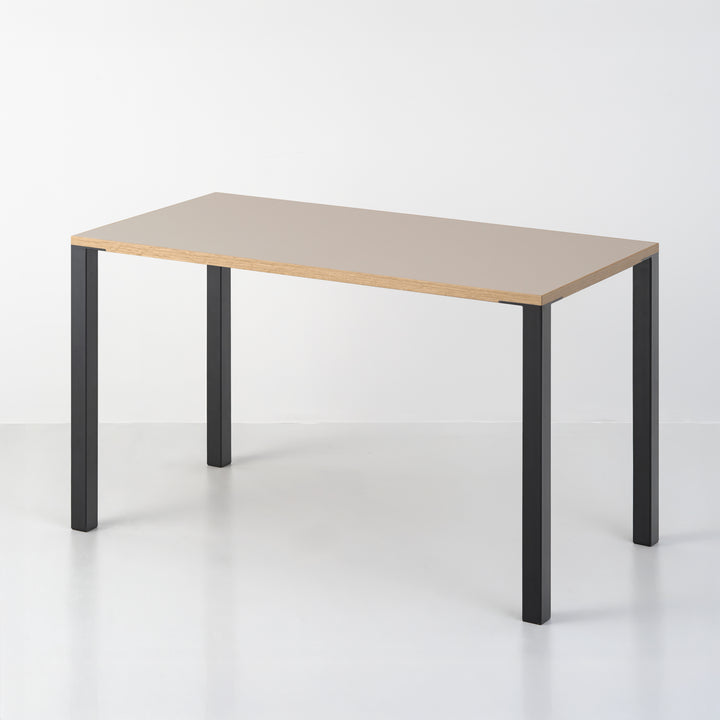 Minimal Color Desk
