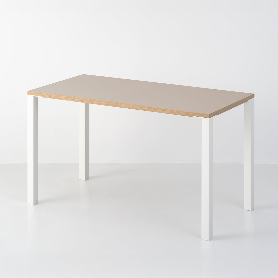 Minimal Color Desk