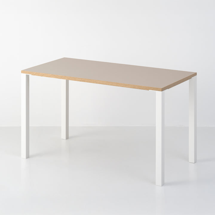 Minimal Color Desk