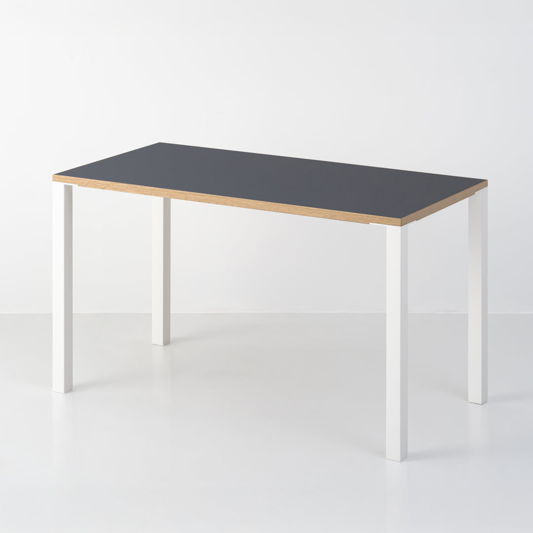 Minimal Color Desk