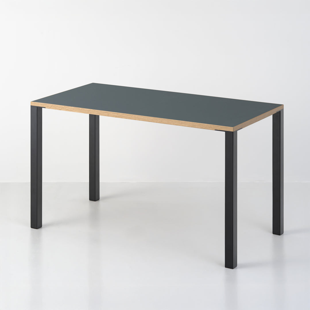 Minimal Color Desk
