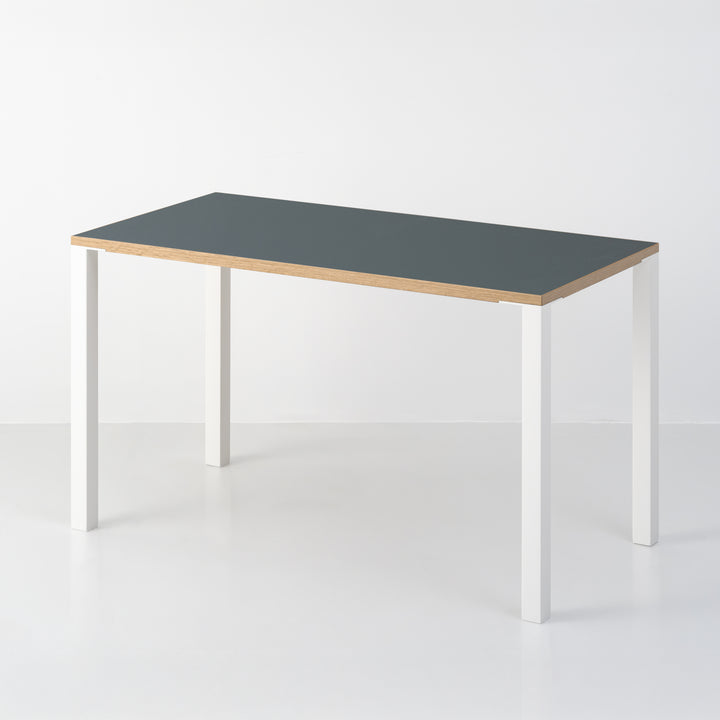 Minimal Color Desk