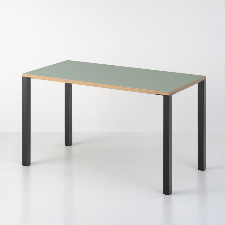 Minimal Color Desk