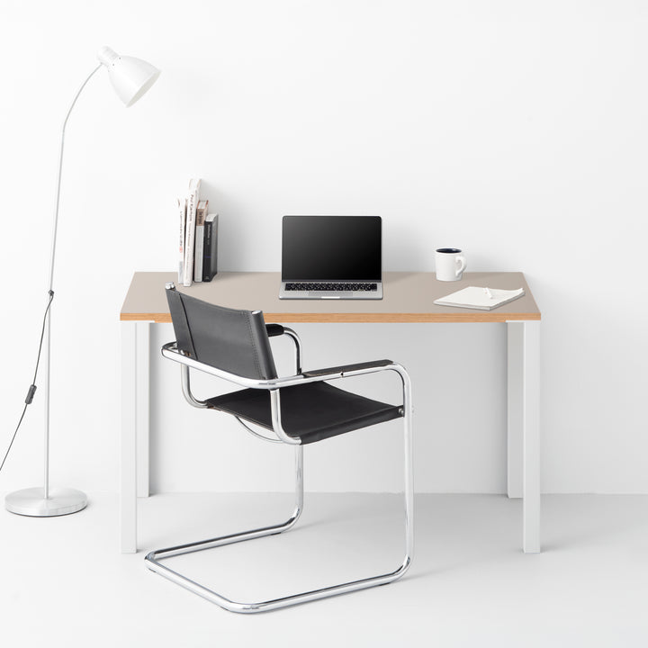 Minimal Color Desk