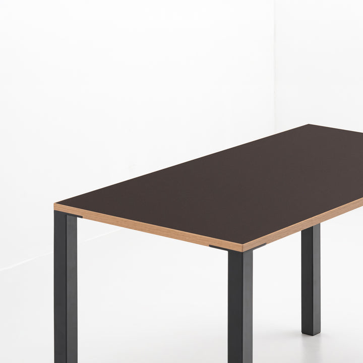 Minimal Color Desk