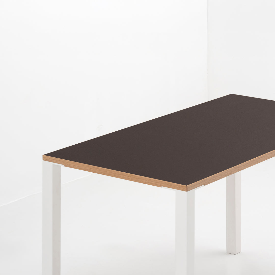 Minimal Color Desk