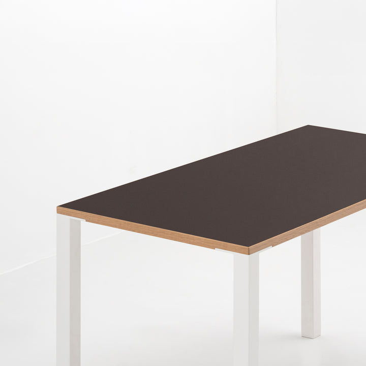 Minimal Color Desk