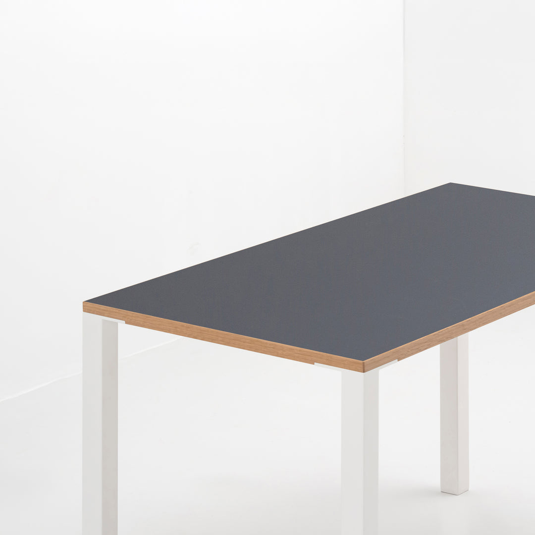 Minimal Color Desk