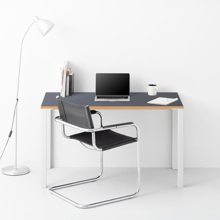 Minimal Color Desk