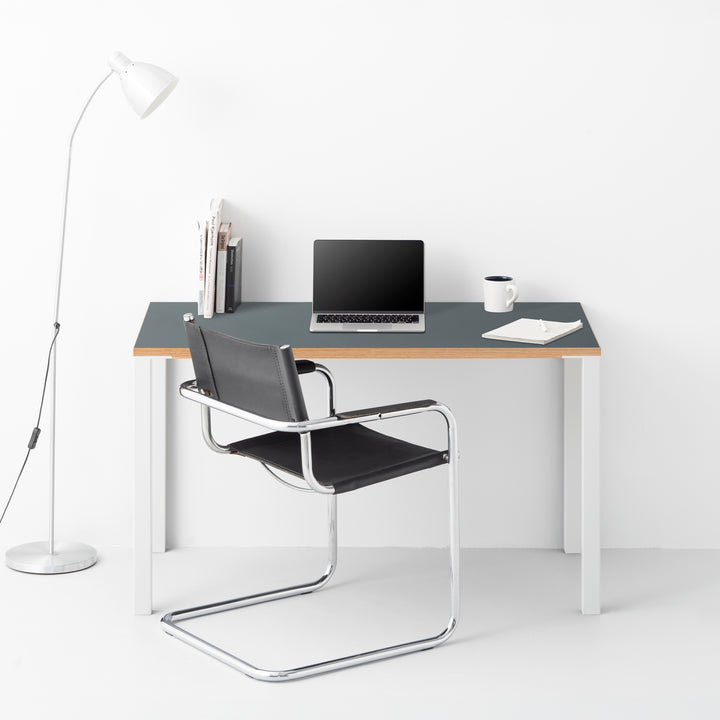 Minimal Color Desk
