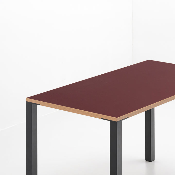 Minimal Color Desk