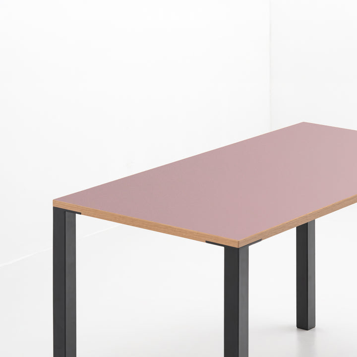 Minimal Color Desk