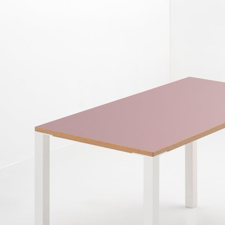 Minimal Color Desk