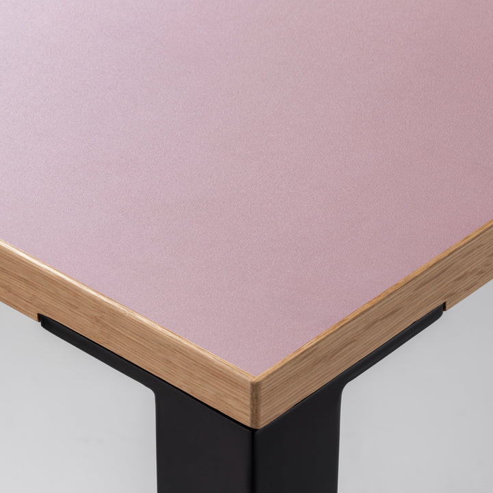 Minimal Color Desk