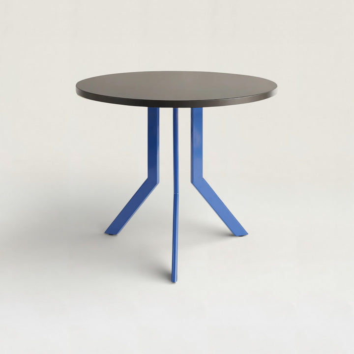 Standard Round Table -M-