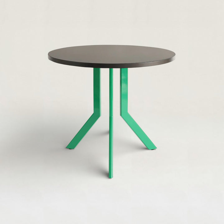 Standard Round Table -M-