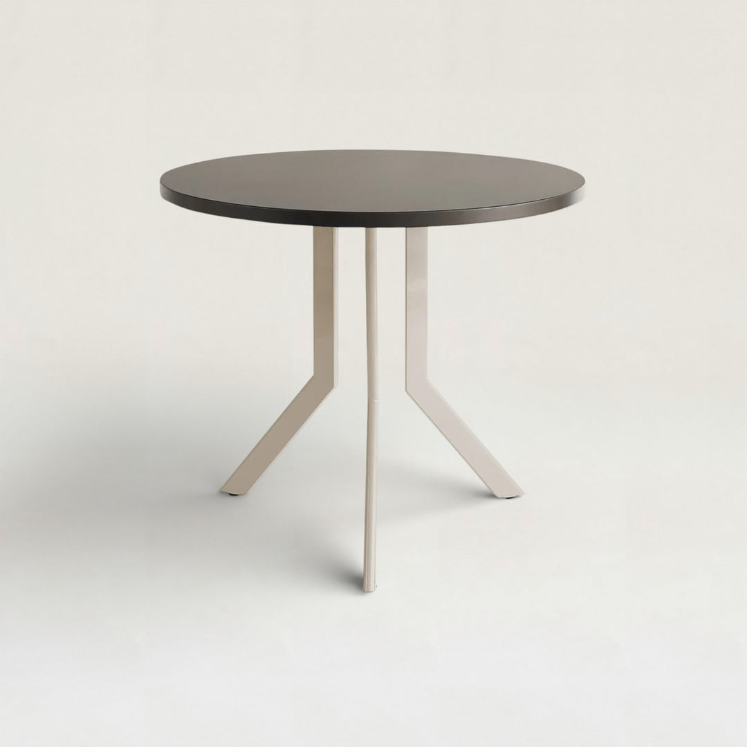 Standard Round Table -M-
