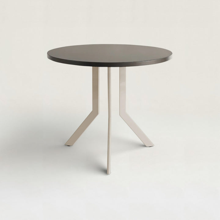 Standard Round Table -M-