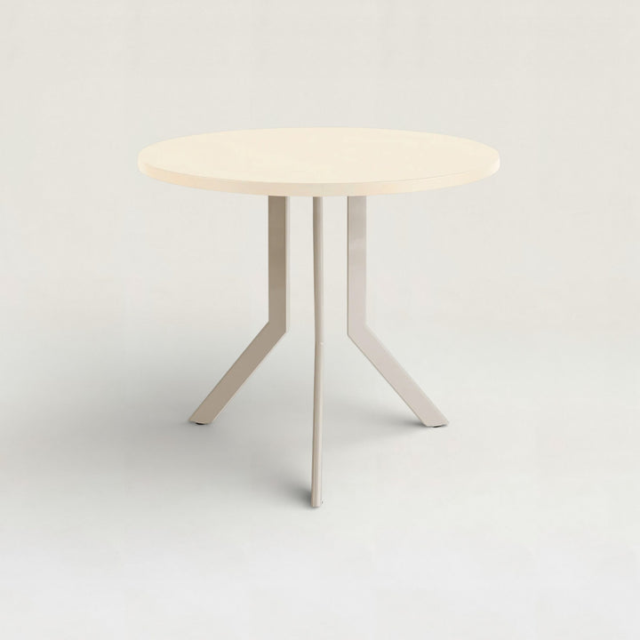 Standard Round Table -M-