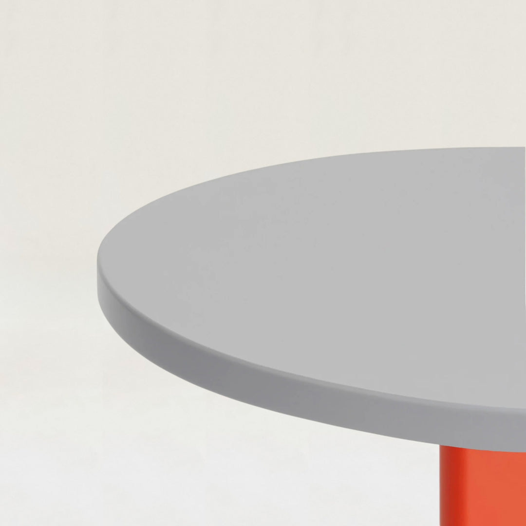 Standard Round Table -M-