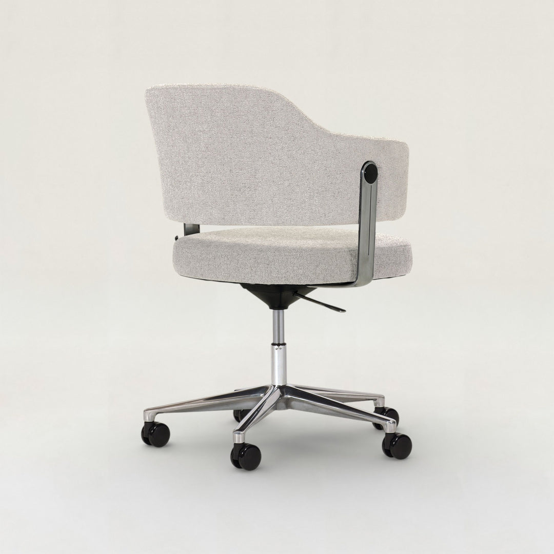Nog Caster Chair