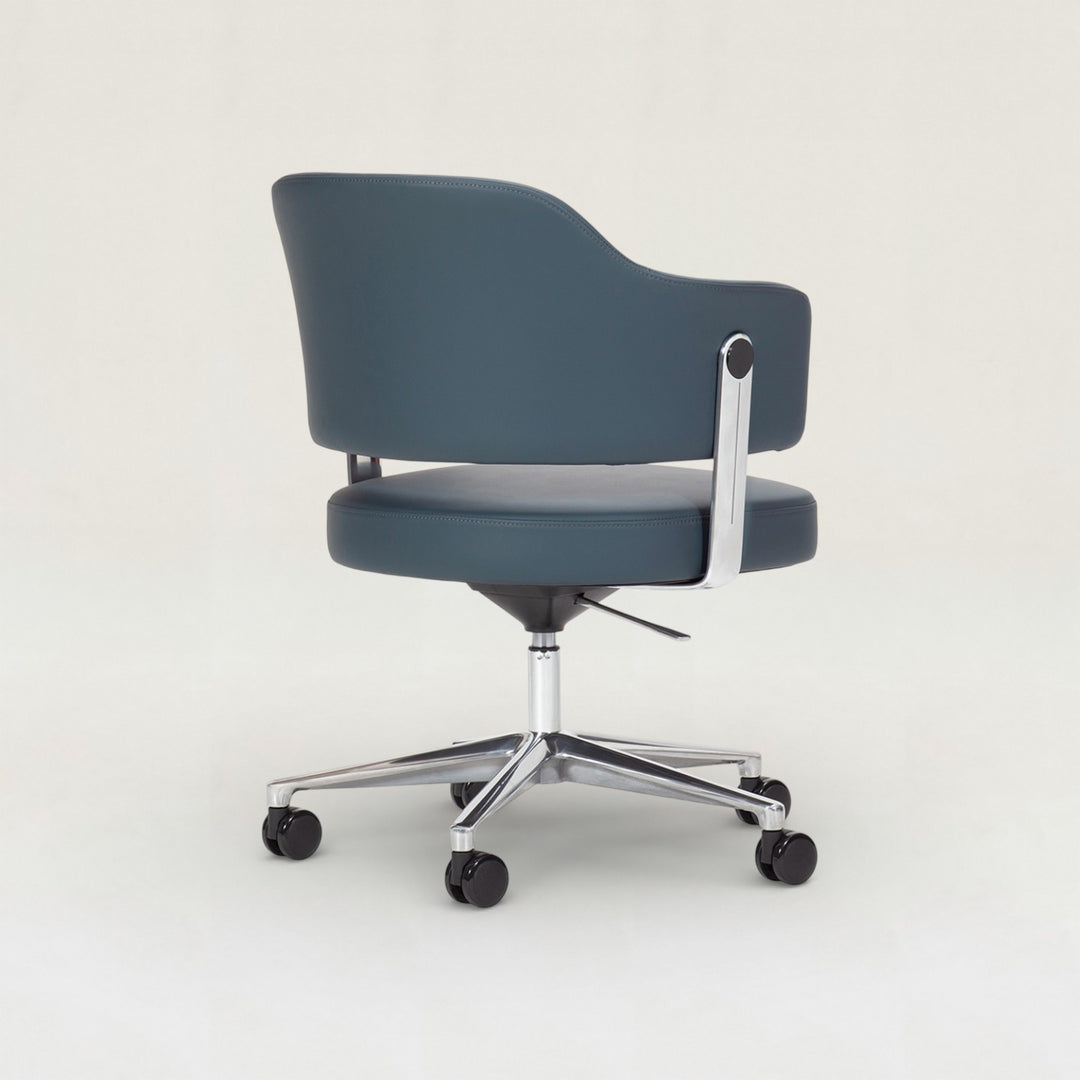 Nog Caster Chair